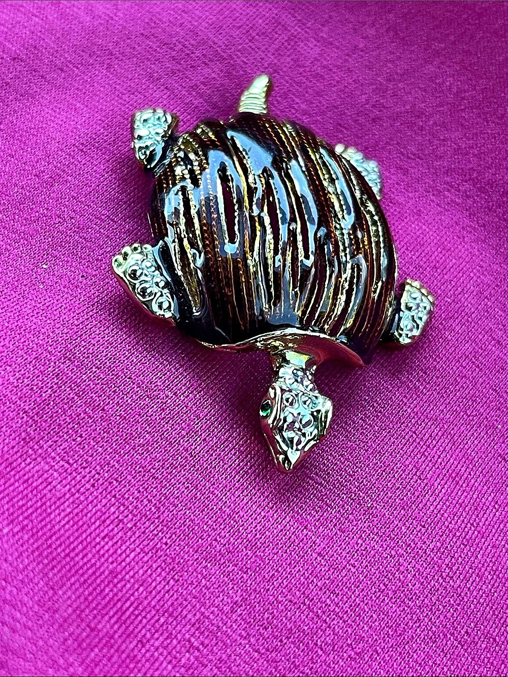 Turtle Brooch in Brown & Silver